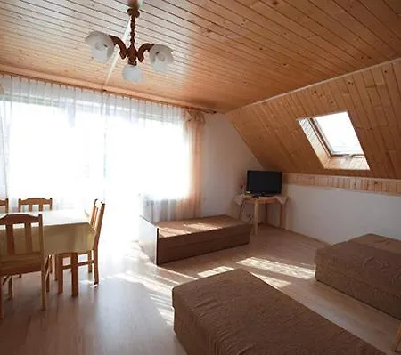 W Rozach Farmház